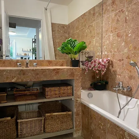 Golf Saint Tropez Rez De Jardin Vue Piscine Apartment